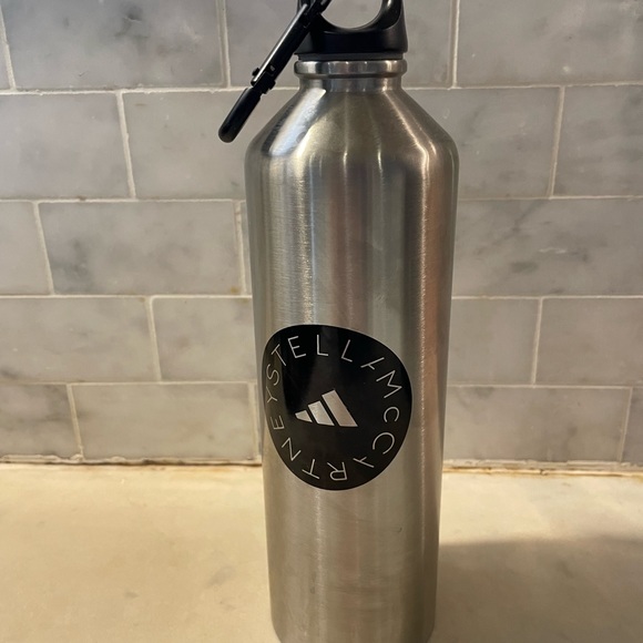 Stylish Stella McCartney water bottle - Picture 1 of 3
